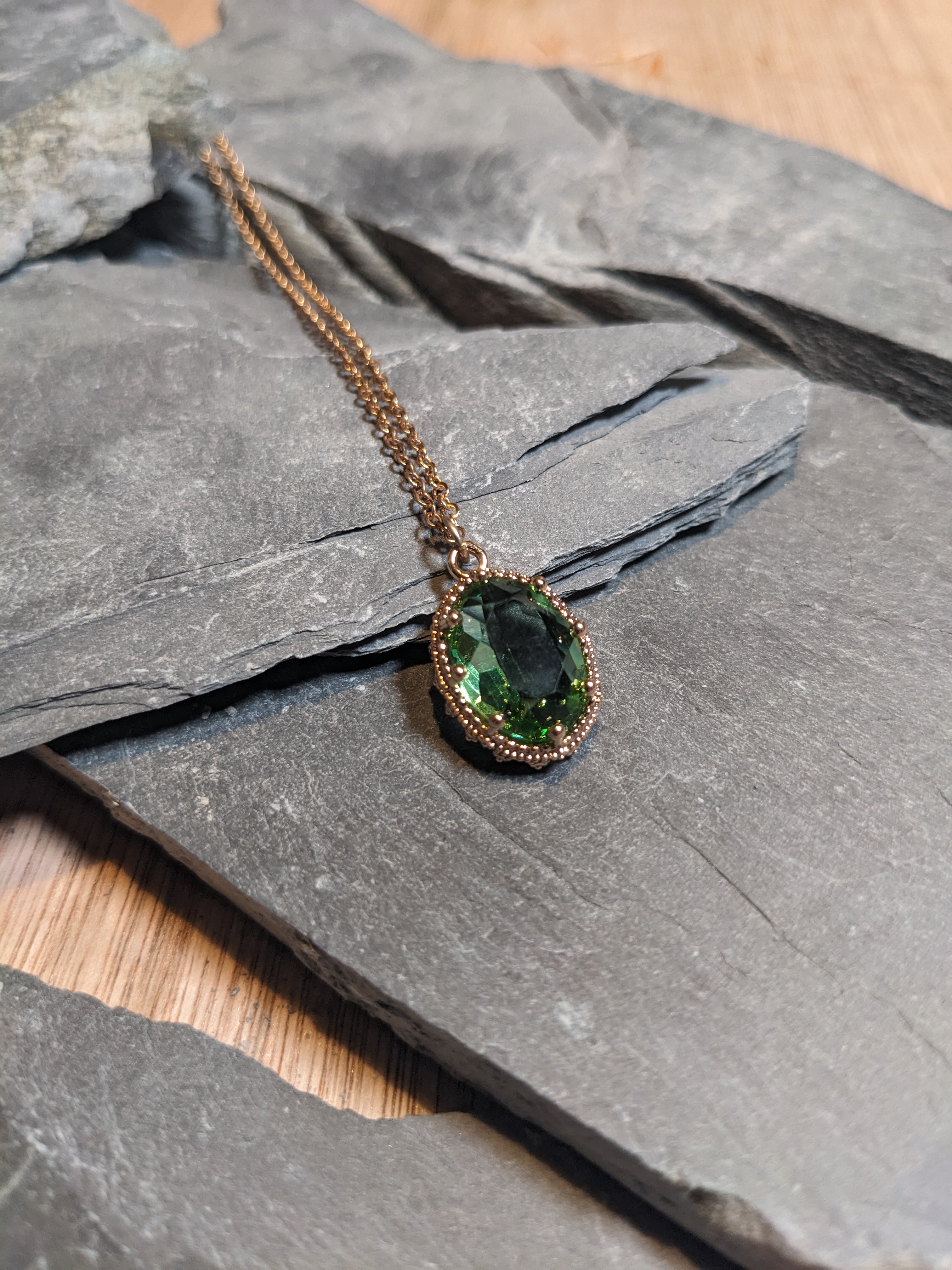 Description of jewellery piece 11