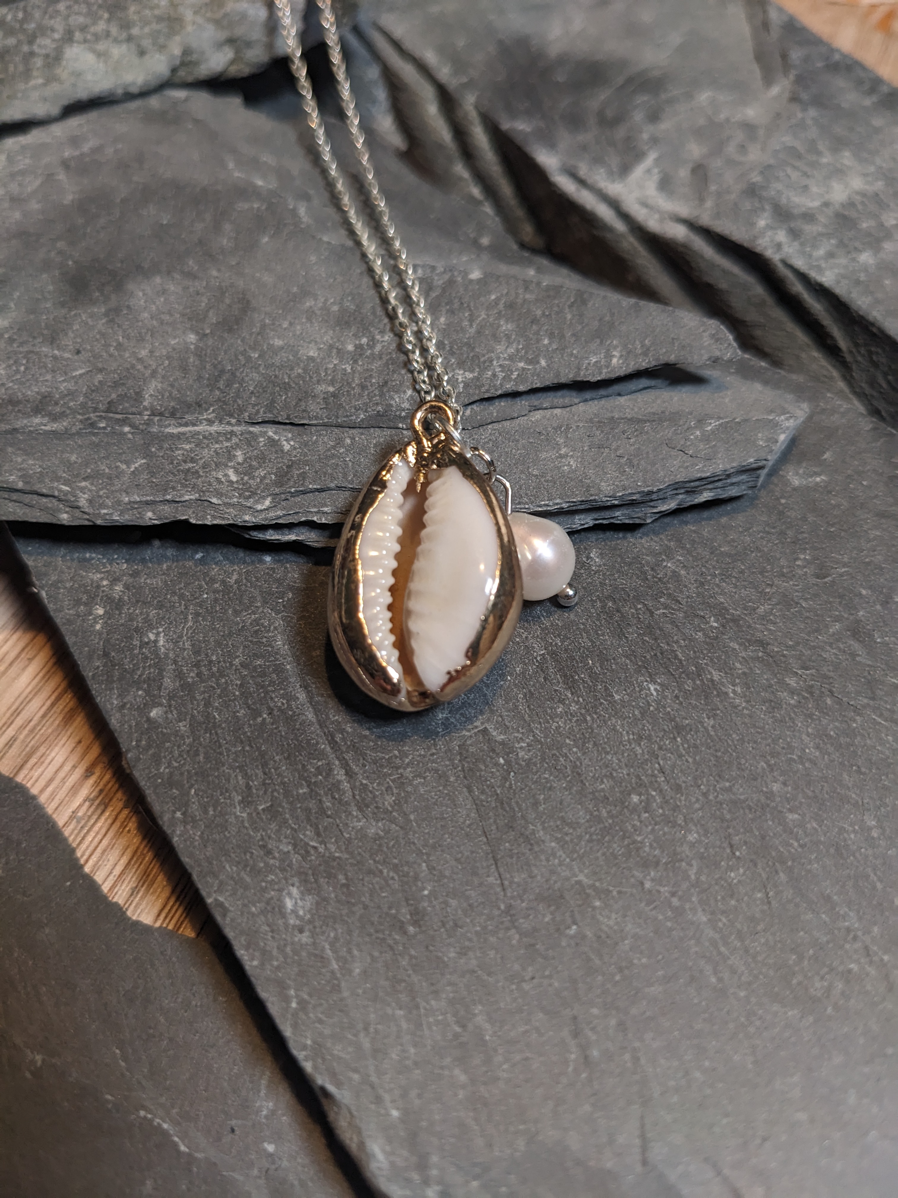 Description of jewellery piece 17