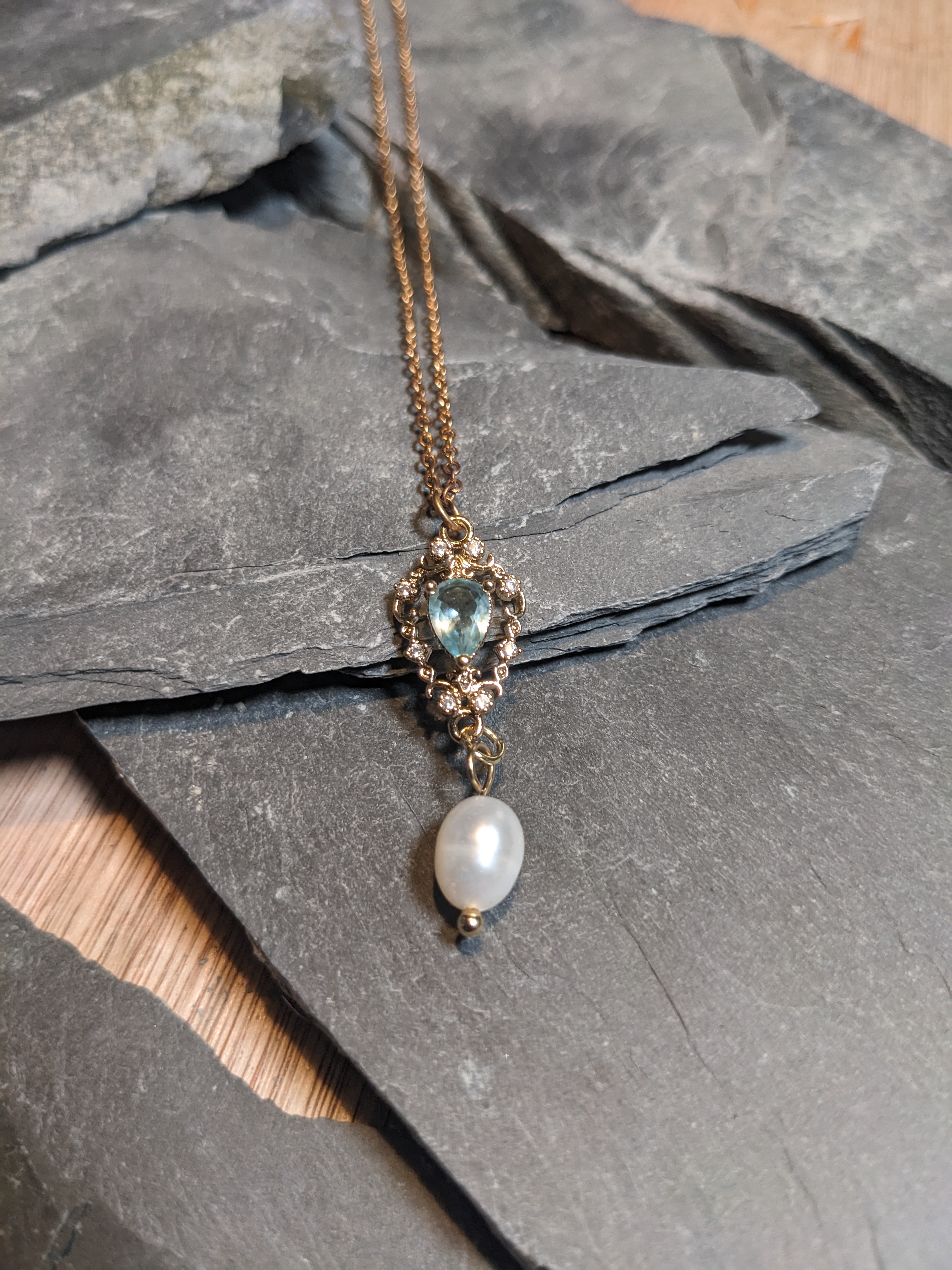 Description of jewellery piece 5